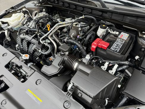 Used 2024 Nissan Altima 2.5 SV image 31