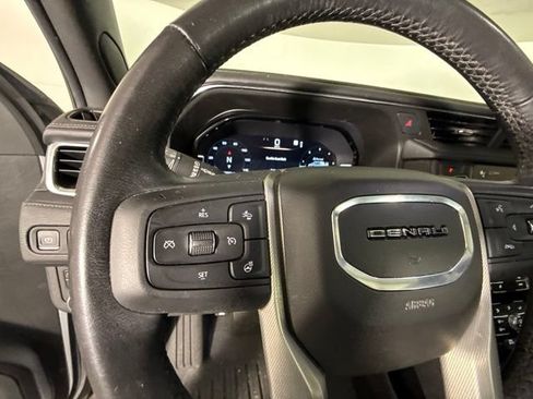 Used 2022 GMC Yukon Denali AWD/4WD image 16