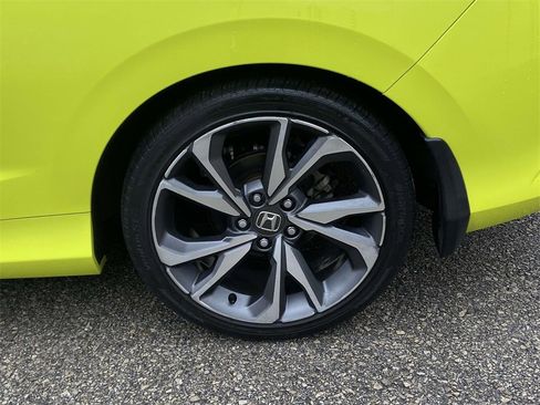 Used 2019 Honda Civic Touring image 8