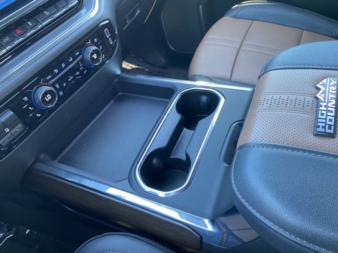 Used 2024 Chevrolet Silverado 2500 High Country w/ High Country Premium Package image 33