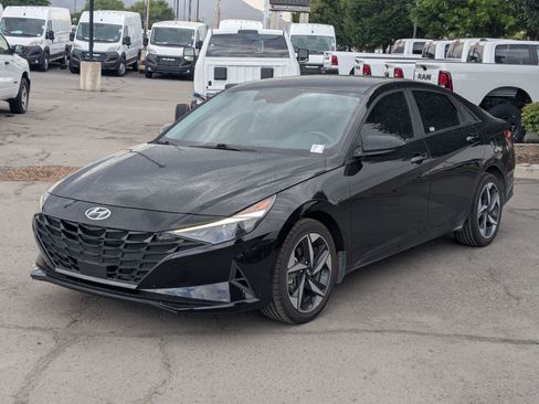 Used 2023 Hyundai Elantra SEL w/ Convenience Package FWD image 10