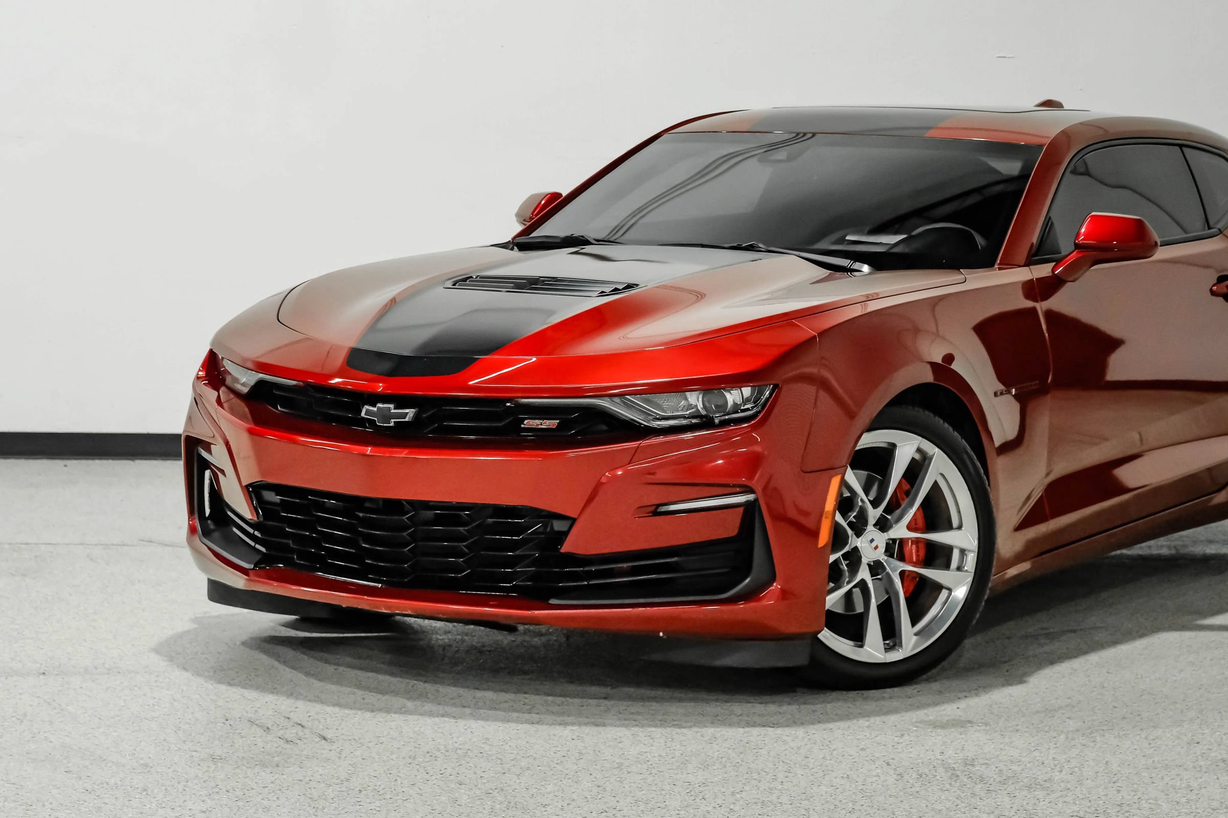 Used 2021 Chevrolet Camaro SS w/ Wild Cherry Design Package 2 RWD image 12