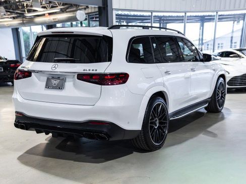 Used 2025 Mercedes-Benz GLS 63 AMG 4MATIC image 6