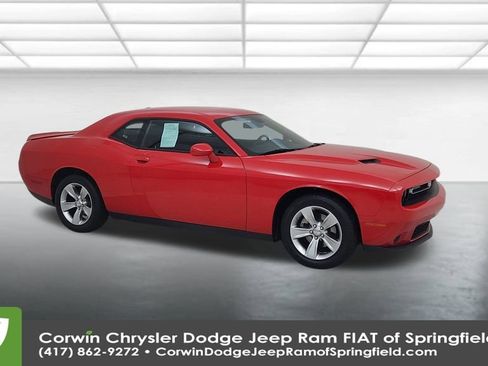 Certified 2022 Dodge Challenger SXT image 2