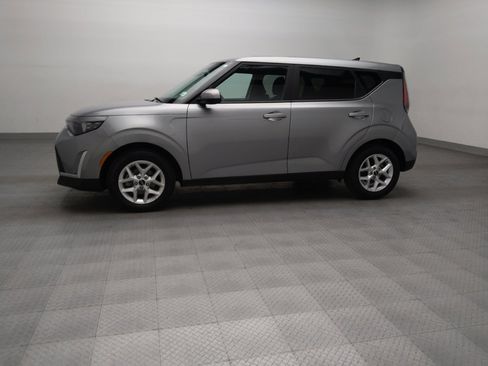 Used 2025 Kia Soul LX w/ LX Technology Package image 2
