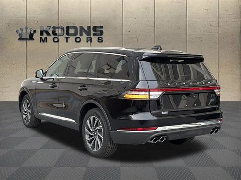 New 2026 Lincoln Aviator Premiere image 3