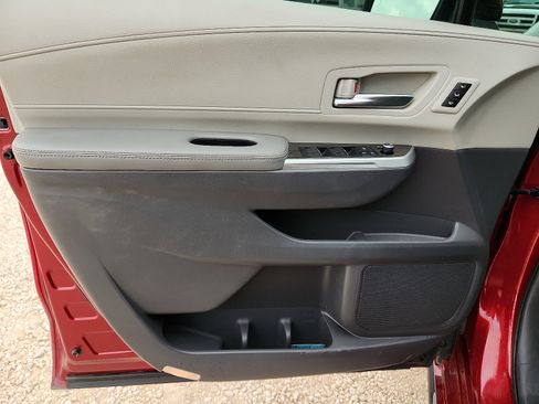 Used 2022 Toyota Sienna Limited image 11