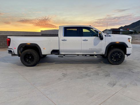Used 2020 GMC Sierra 3500 Denali w/ Denali Ultimate Package image 6