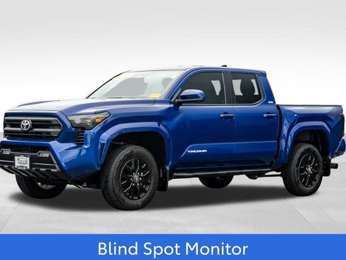 Used 2025 Toyota Tacoma SR5 AWD/4WD image 3