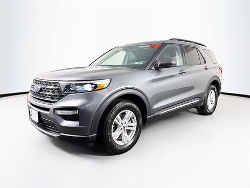 Used 2023 Ford Explorer XLT w/ Equipment Group 202A AWD/4WD image 3