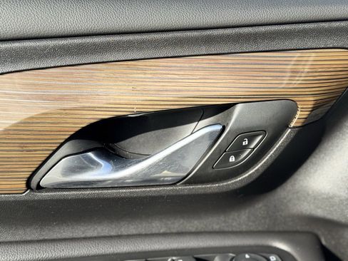 Used 2019 GMC Terrain SLE w/ Driver Convenience Package image 24