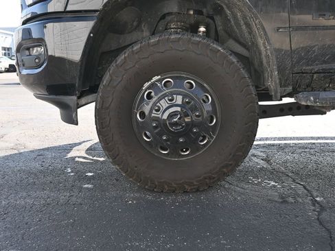 Used 2024 RAM 3500 Laramie w/ Night Edition image 15