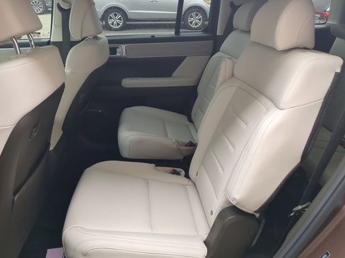 Used 2025 Hyundai Santa Fe Calligraphy image 13