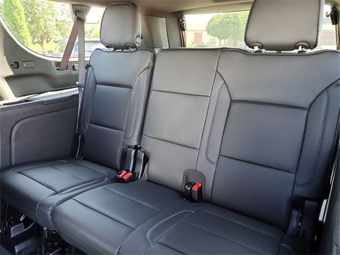 New 2026 GMC Yukon XL Denali w/ Denali Reserve Package image 17