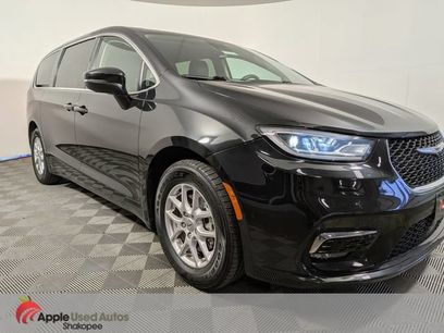 Used 2023 Chrysler Pacifica Touring-L