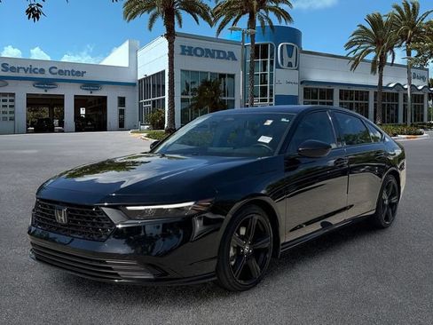 Used 2025 Honda Accord Sport image 4