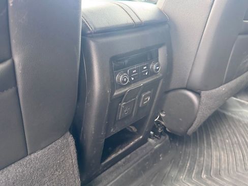 Used 2021 Chevrolet Traverse Premier AWD/4WD image 20