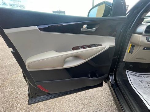 Used 2017 Kia Sorento AWD image 12