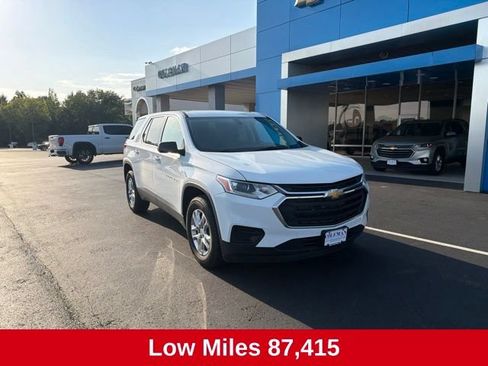 Used 2020 Chevrolet Traverse LS FWD image 2
