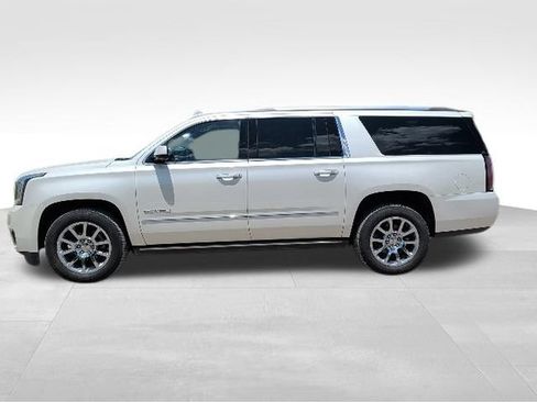 Used 2015 GMC Yukon XL Denali w/ Premium Package AWD/4WD image 9
