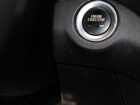 Used 2018 Chevrolet Equinox LT image 37