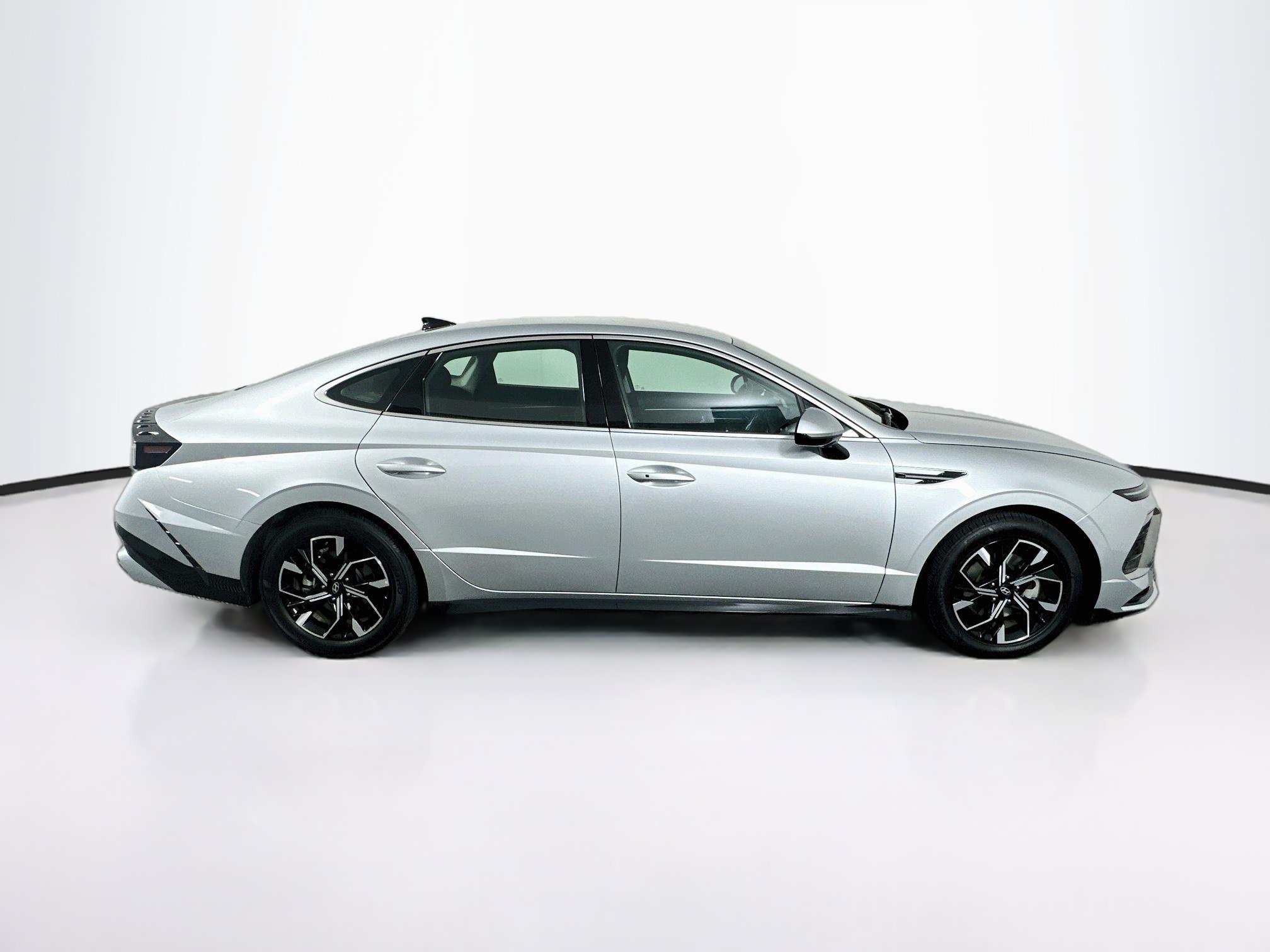 Used 2025 Hyundai Sonata SEL FWD image 10