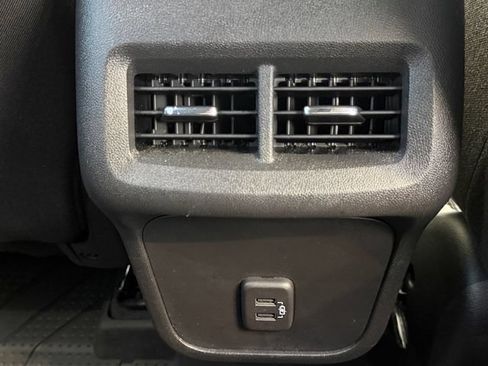 Used 2023 Chevrolet Equinox LT FWD image 13
