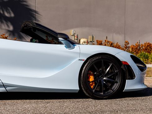 Used 2020 McLaren 720S Performance image 16