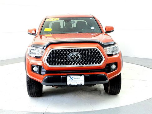 Used 2018 Toyota Tacoma TRD Off-Road w/ Technology Package AWD/4WD image 8