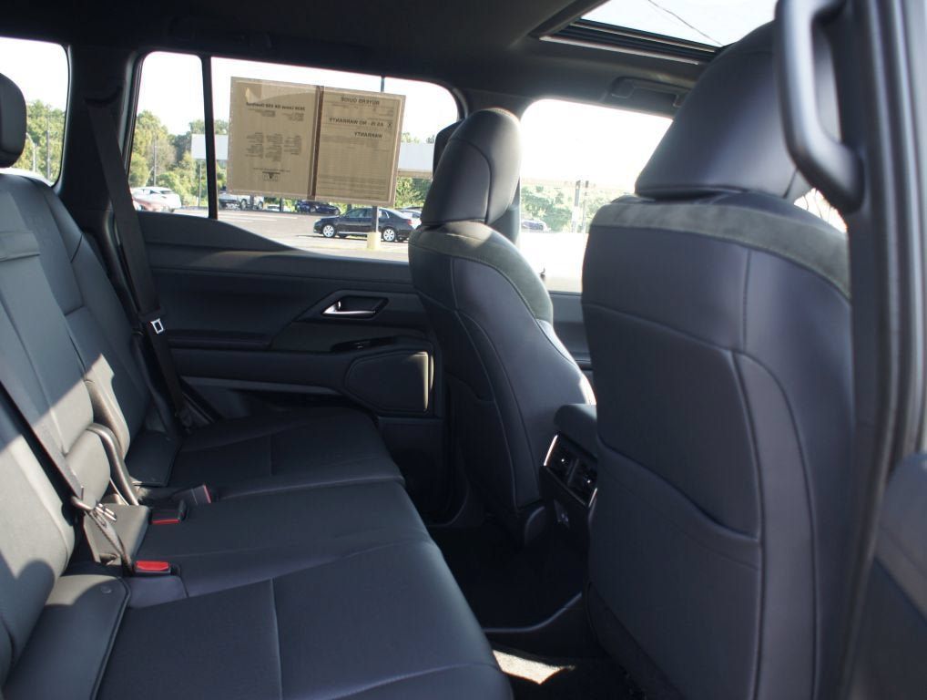 Used 2026 Lexus GX 550 AWD/4WD image 21