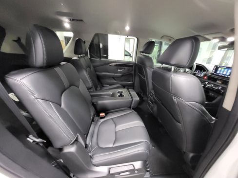New 2025 Honda Pilot EX-L image 6