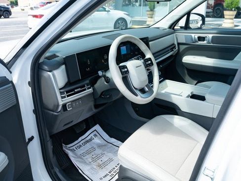 Used 2025 Hyundai Santa Fe SEL AWD/4WD image 14