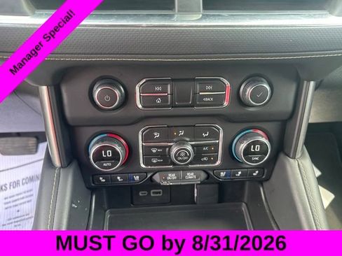 Used 2024 Chevrolet Tahoe Premier AWD/4WD image 25