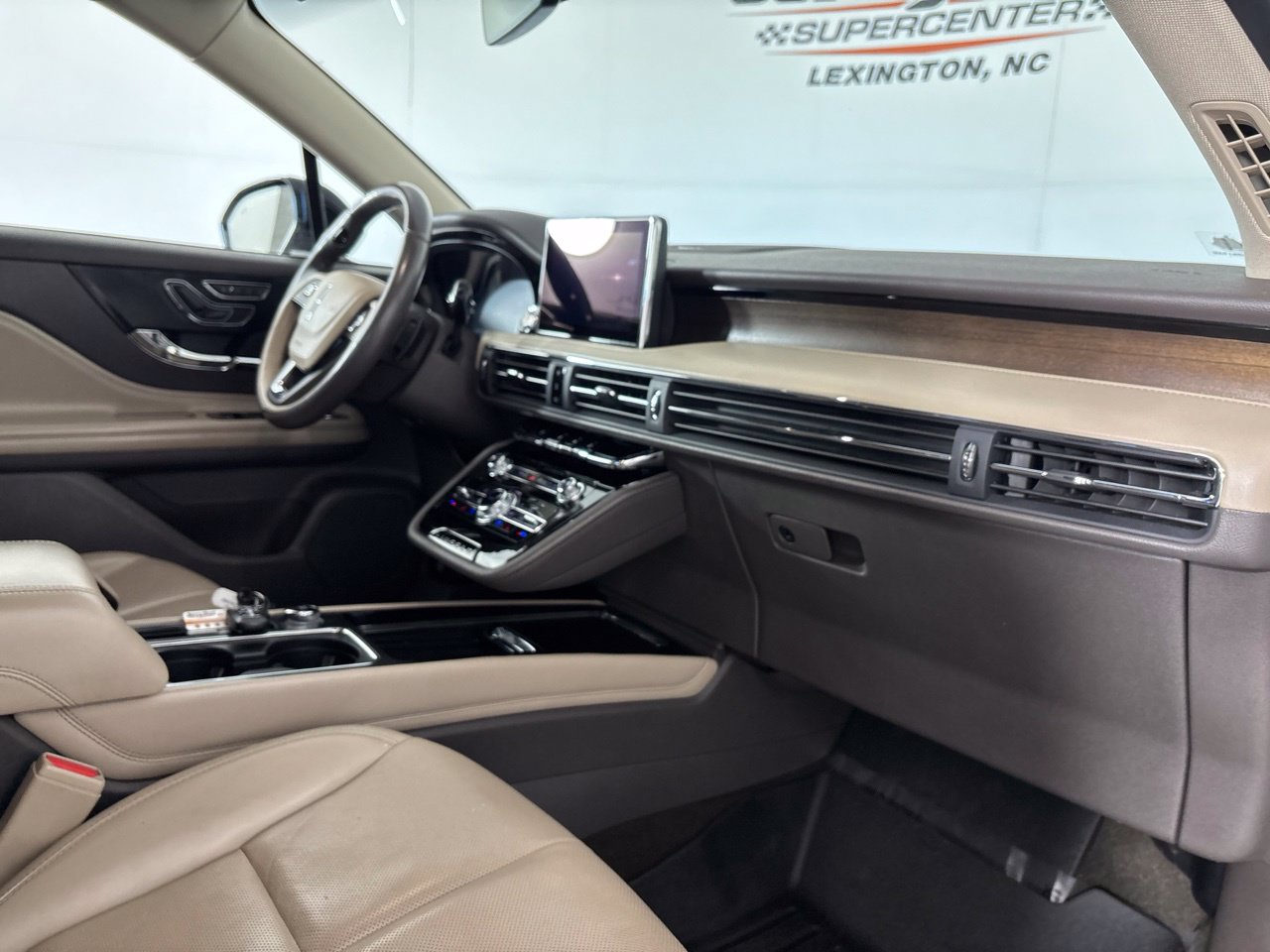 Used 2021 Lincoln Corsair Reserve w/ Equipment Group 201A AWD/4WD image 36
