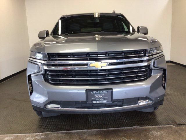 Used 2022 Chevrolet Suburban LT w/ LT Signature Plus Package AWD/4WD image 2