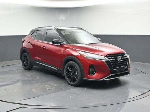 Used 2023 Nissan Kicks SR w/ SR Premium Package image 7