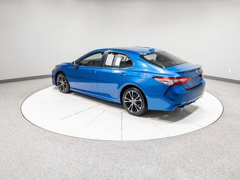 Used 2019 Toyota Camry SE w/ Carpet Mat Package FWD image 30