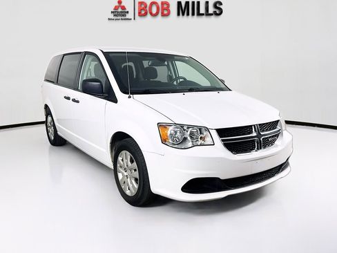 Used 2019 Dodge Grand Caravan SE FWD image 1