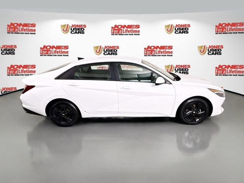 Certified 2021 Hyundai Elantra SEL image 16