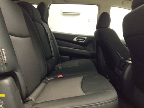 Used 2020 Nissan Pathfinder S FWD image 19