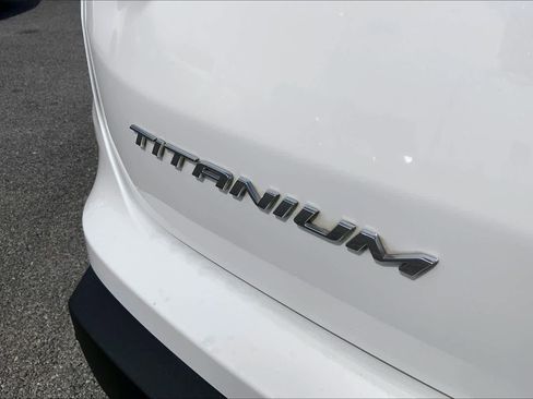 Used 2021 Ford Edge Titanium FWD image 10