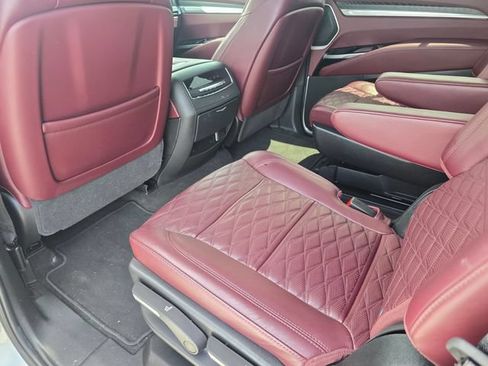 Used 2025 Cadillac Escalade Sport w/ LPO, Floor Liner Package AWD/4WD image 14