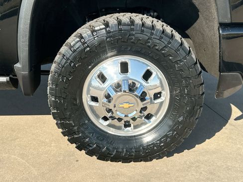 Used 2024 Chevrolet Silverado 3500 High Country w/ High Country Premium Package image 10