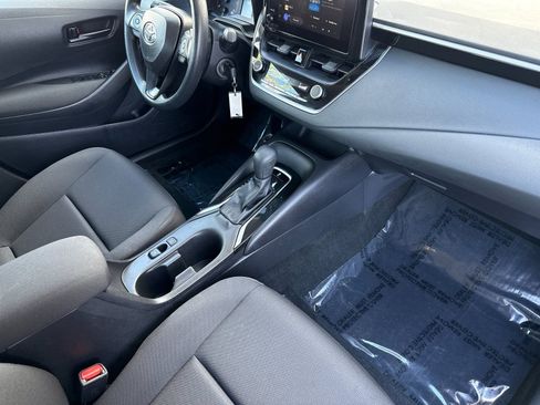 Used 2025 Toyota Corolla LE FWD image 14