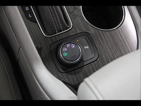 Used 2019 GMC Acadia SLT AWD/4WD image 16