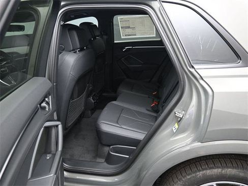 New 2025 Audi Q3 2.0T Premium image 11
