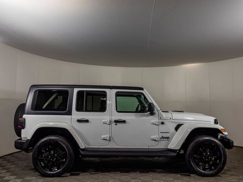 Used 2023 Jeep Wrangler Unlimited Sahara w/ Cold Weather Group AWD/4WD image 15
