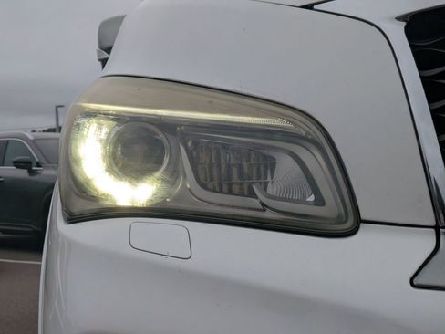 Used 2015 INFINITI QX80 Limited w/ All Season Package image 10