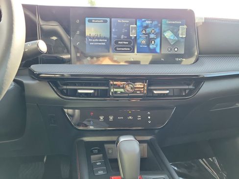 New 2026 Nissan Kicks SR w/ Illumination Package FWD image 9