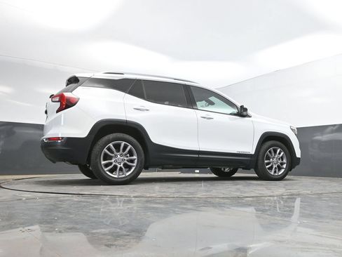 Used 2024 GMC Terrain SLT AWD/4WD image 39